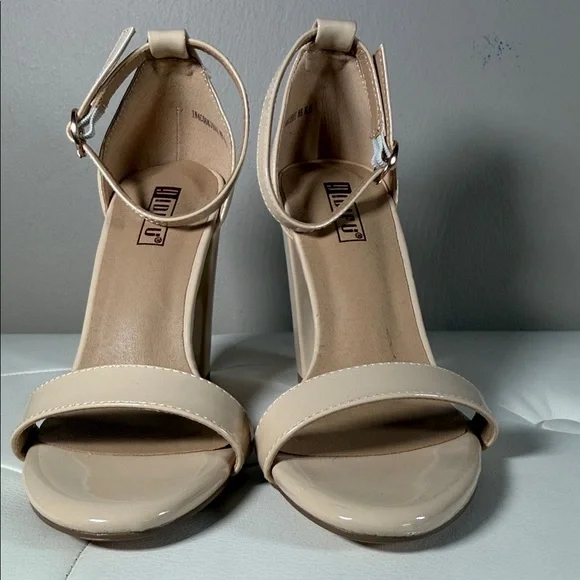 Chic Nude Ankle Strap Heels - Picture 5 of 8